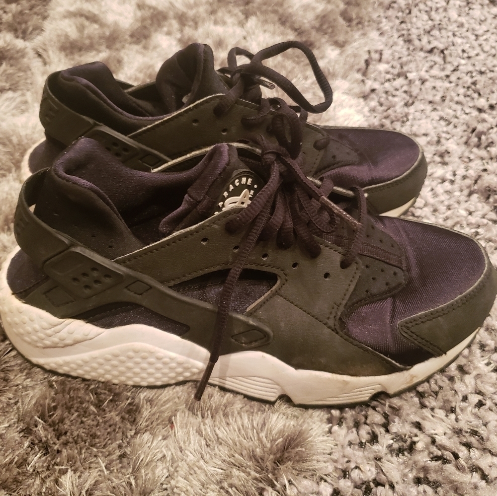 Nike Air Huarache Run Women's Sneakers